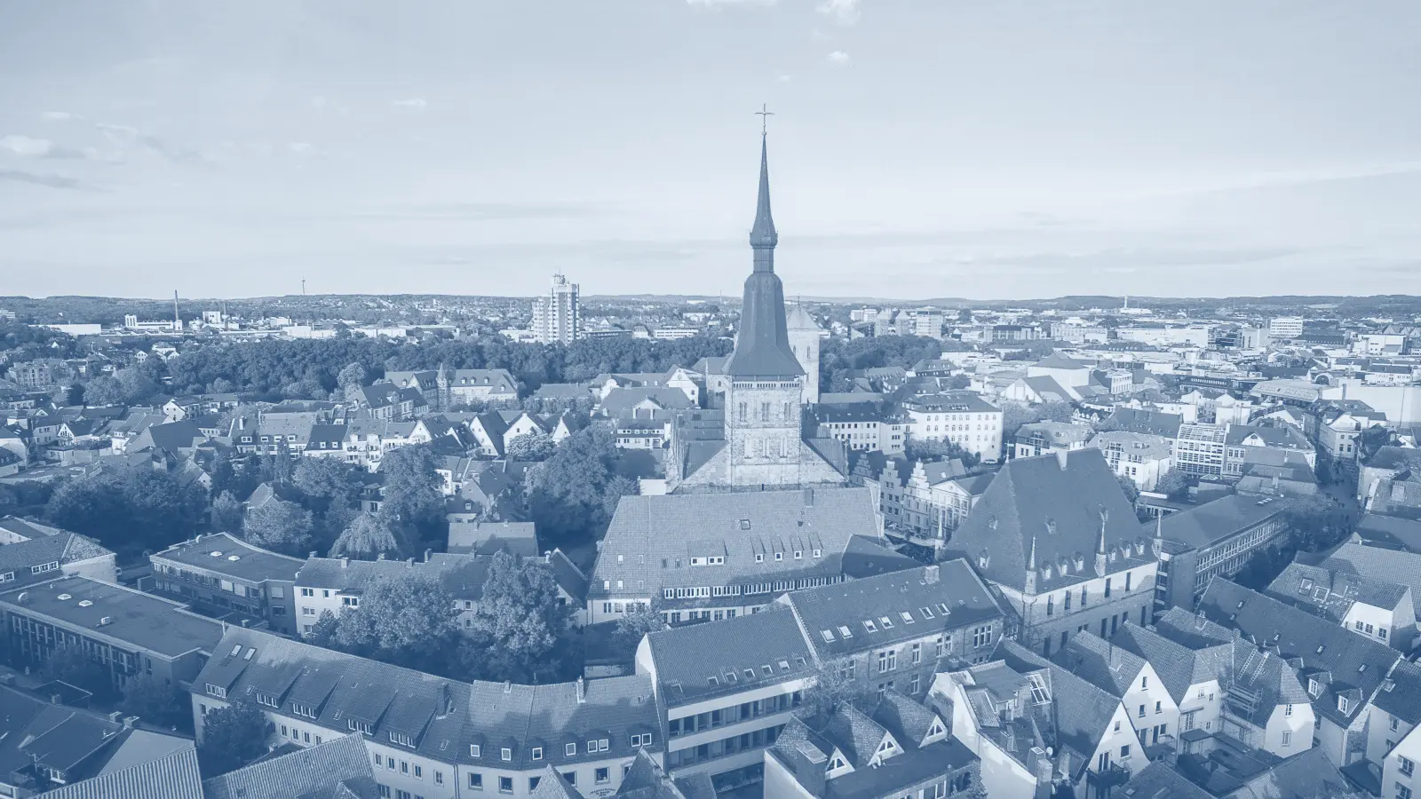 Luftaufnahme der Osnabrücker Altstadt mit der Marienkirche